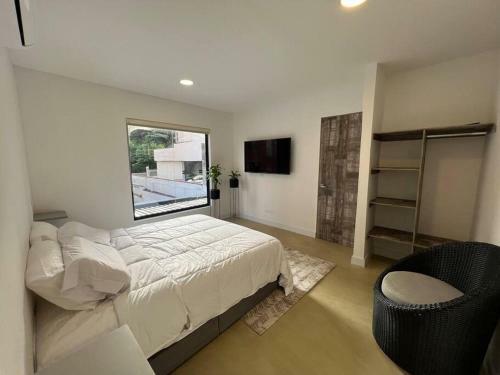 Provenza 8bedroom Home