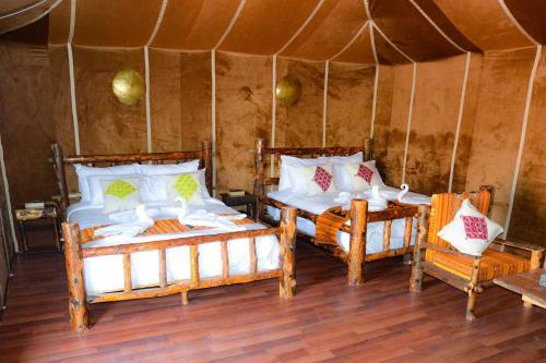 Relaxing Desert Camp - Luxury & Royal