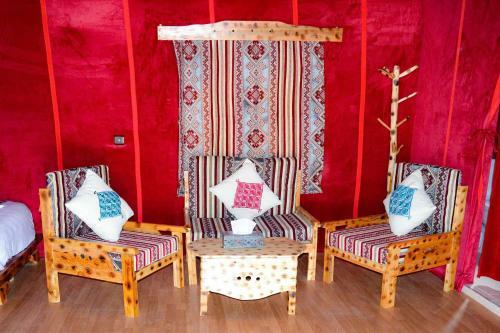 Relaxing Desert Camp - Luxury & Royal