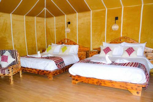 Relaxing Desert Camp - Luxury & Royal