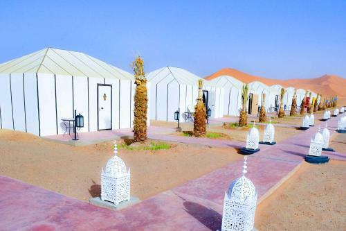 Relaxing Desert Camp - Luxury & Royal