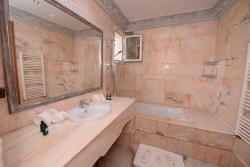 Hotel The White Palace Rabat