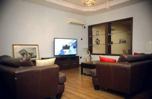 Apartamento Fully Furnished 5 Bedroom House.