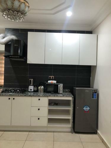 Apartamento Westwing Short Lets And Hotel