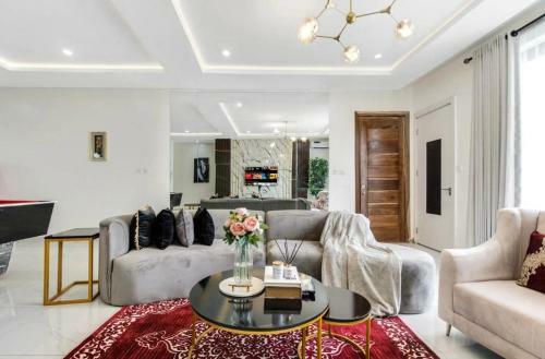 Keduu 2 Bedroom Luxury Apartment Lekki Snooker