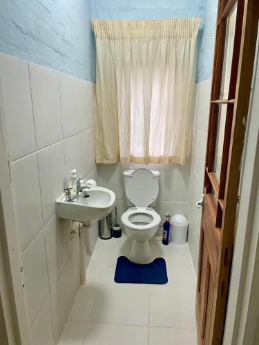 Hostal Clarendon Manor Guesthouse