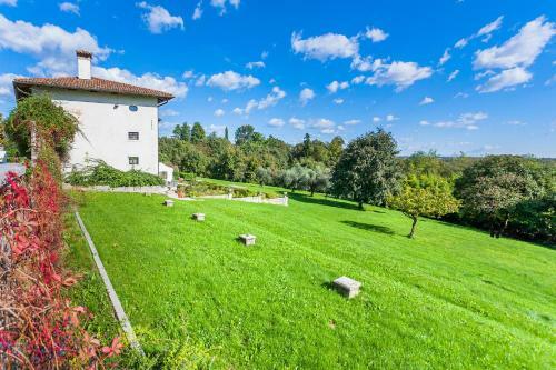 Hotel Villa Policreti