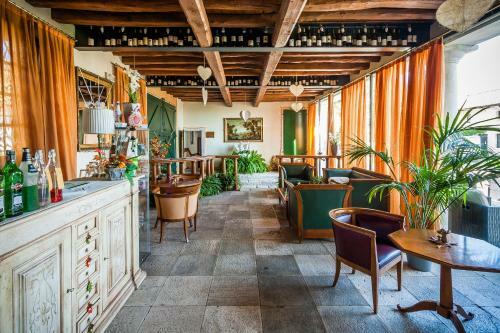Hotel Villa Policreti