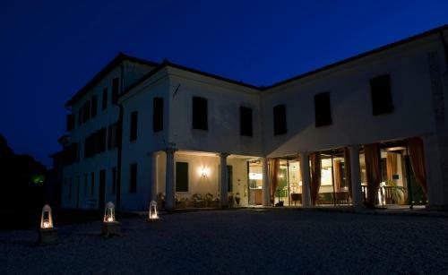 Hotel Villa Policreti
