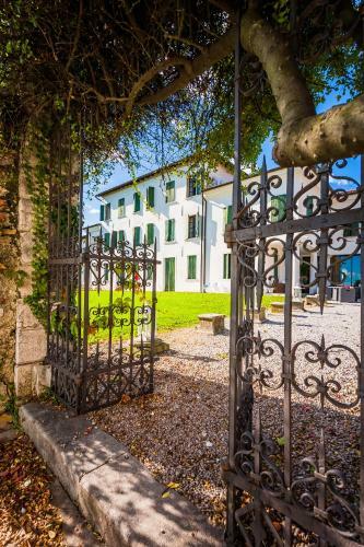 Hotel Villa Policreti