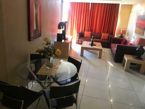 Apartamento First Divine Suites - Hydro Park