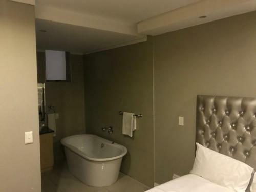Apartamento First Divine Suites - Hydro Park