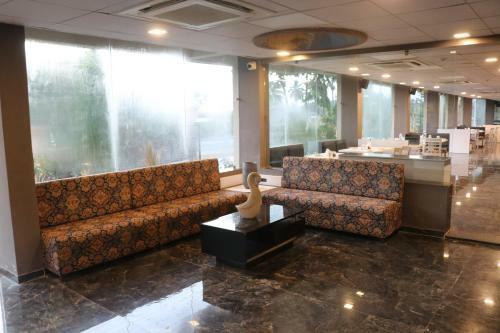 Hotel Nest Beacon Resort Daman