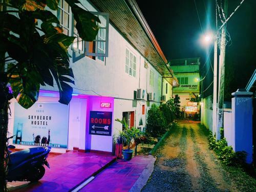 Hotel Oasis Skybeach Hostel - Negombo