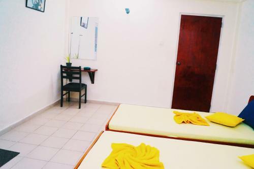Hotel Oasis Skybeach Hostel - Negombo