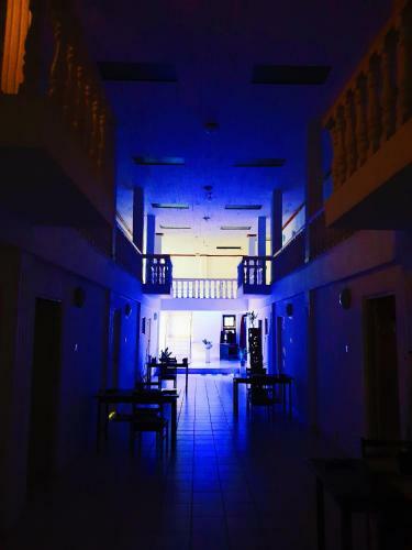 Hotel Oasis Skybeach Hostel - Negombo