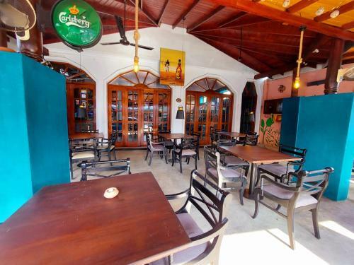 Hotel Akshyss Negombo