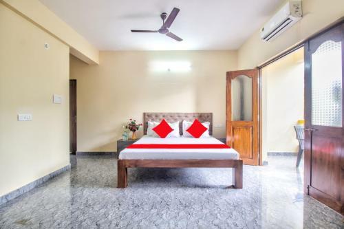 Hotel Renuka Holiday Inn
