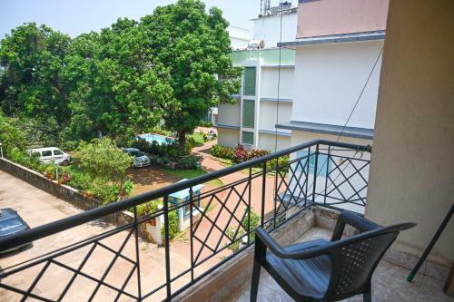 Palm 1bhk Apartment By Ronne's