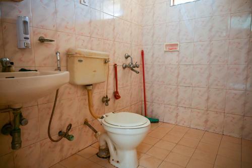 Palm 1bhk Apartment By Ronne's