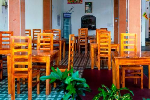 Surf Bay Hotel Arugambay