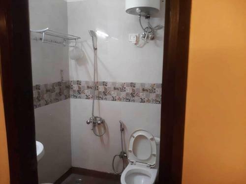 Hotel Oyo 89674 Em Home Stay