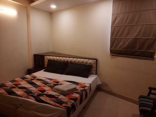 Hotel Oyo 89674 Em Home Stay