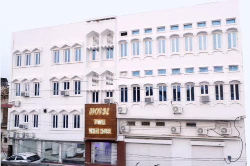 Hotel Tomar White House