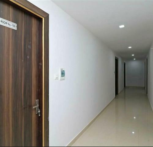 Pop 89490 Hotel Haryana