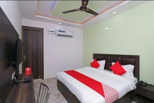 Pop 89490 Hotel Haryana