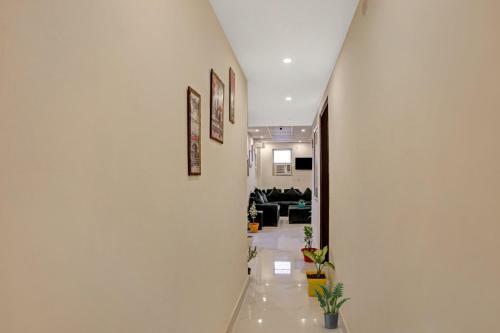 Oyo 90820 Hotel Luxury Inn