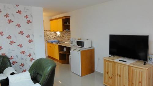 Magyar Apartmanh�z Iv.