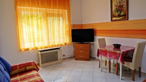 Magyar Apartmanh�z Iv.