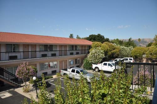 Hotel Morgan Hill Inn