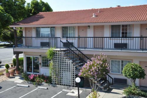 Hotel Morgan Hill Inn