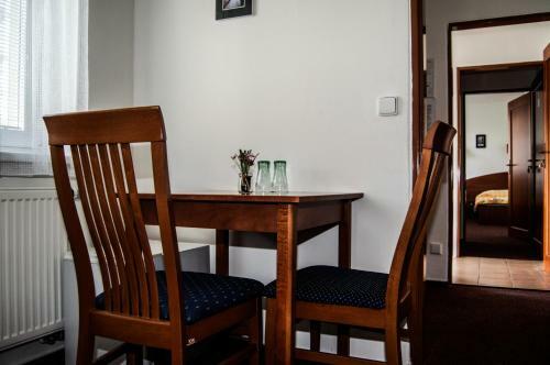 Hostal Restaurace A Penzion Garnet