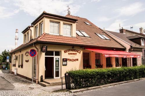 Hostal Restaurace A Penzion Garnet