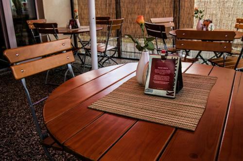 Hostal Restaurace A Penzion Garnet