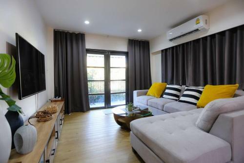 Cozy Hug Home