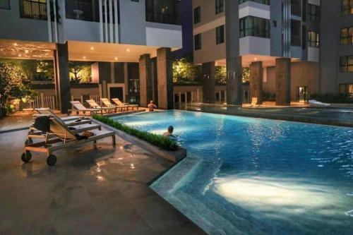 Apartamento Central Pattaya - Sea View Large Balcony Condo With Infinity Pool