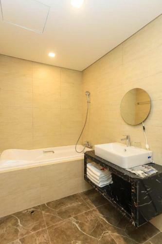 Apartamento C?n H? 1pn Flc Sea Tower - Hung Tour