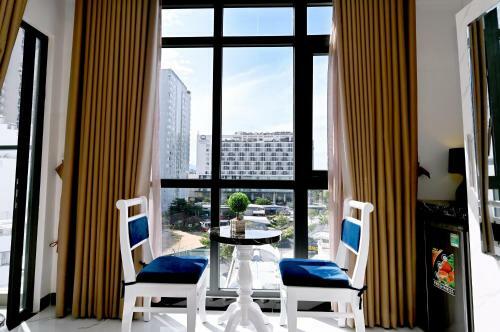 Hotel Ten Dollars