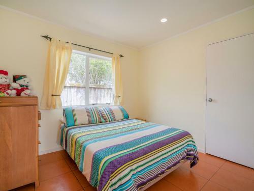 The Bungalow At Matarangi - Matarangi Holiday Home