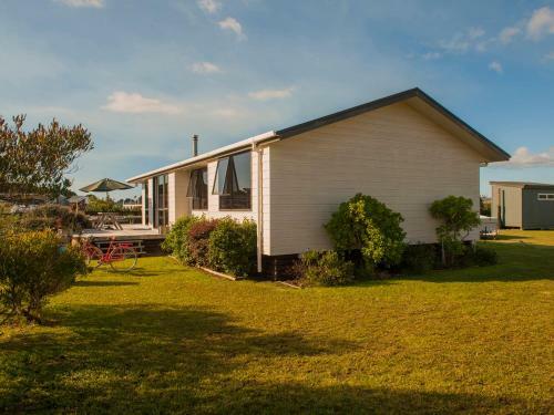 Going Coastal - Matarangi Holiday Home