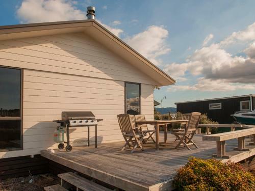 Going Coastal - Matarangi Holiday Home