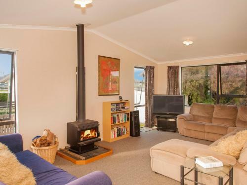Going Coastal - Matarangi Holiday Home