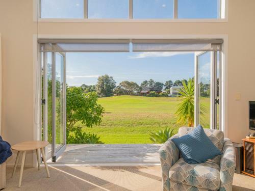 Golfers And Beach Lovers Dream - Matarangi Holiday House