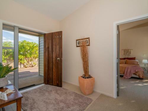 Golfers And Beach Lovers Dream - Matarangi Holiday House