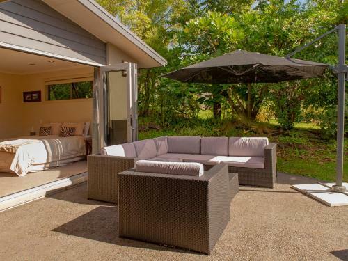 Cooks Getaway - Cooks Beach Holiday Home