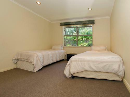 Cooks Getaway - Cooks Beach Holiday Home